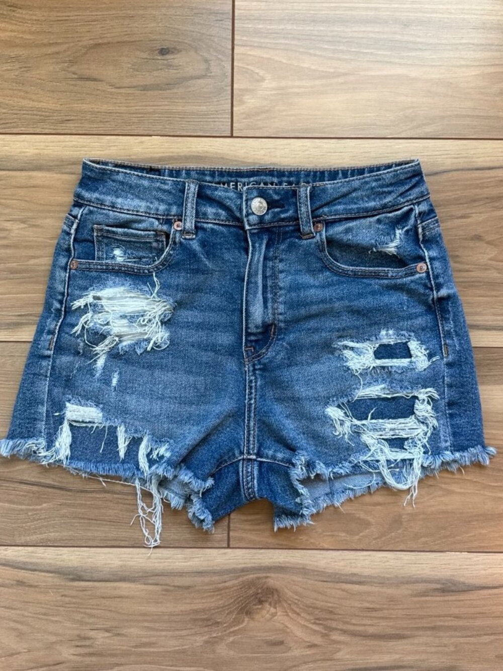 American Eagle Hi-Rise Distressed Denim Shorts Beach Vacation Festival Size 4